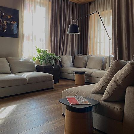 Townhall Apartments بوزنان المظهر الخارجي الصورة