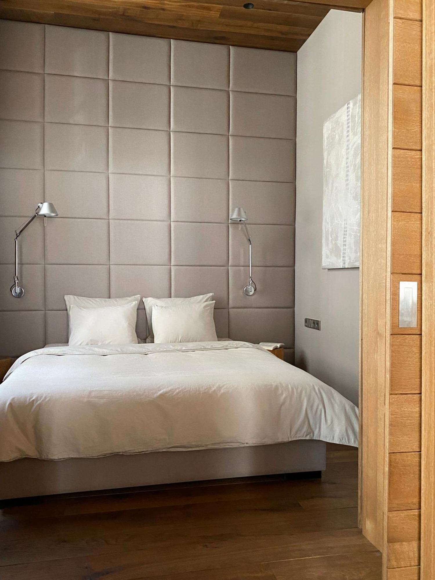 Townhall Apartments بوزنان المظهر الخارجي الصورة